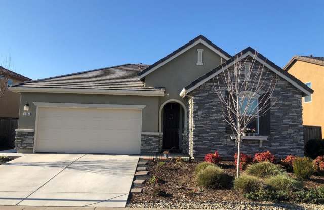 Leasing Now! Modern 3-Bedroom Home with Solar, Spacious Storage  Community Amenities photos photos