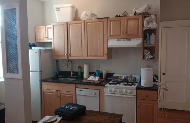 Gleaming hardwood floors in updated STUDIO Gallery 4