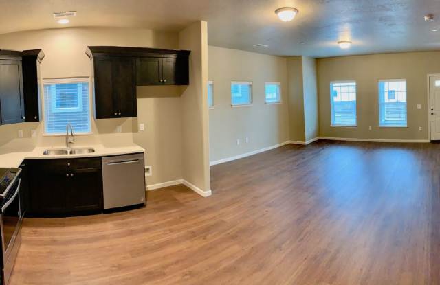 New Townhome Steps from Willamette River Gallery 4