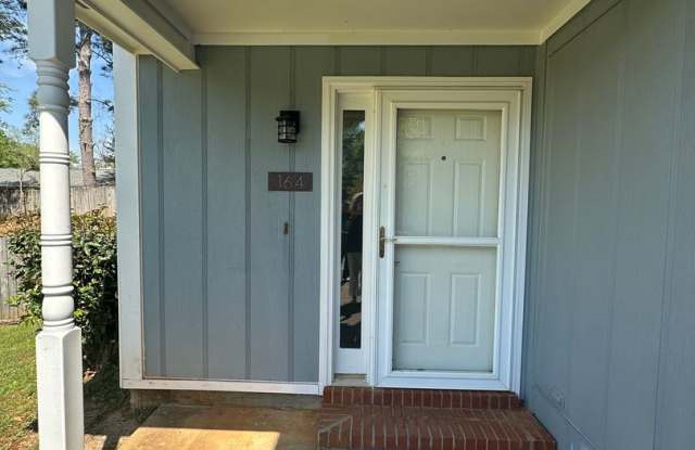 Foxhill Commons Subdivision!  Fully Furnished TDY!  Will Rent Furnished as a Yearly Renta W/Different Rental Rate! Gallery 4