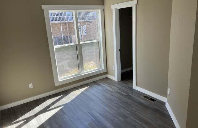 14 Mimosa Lane Gallery 3