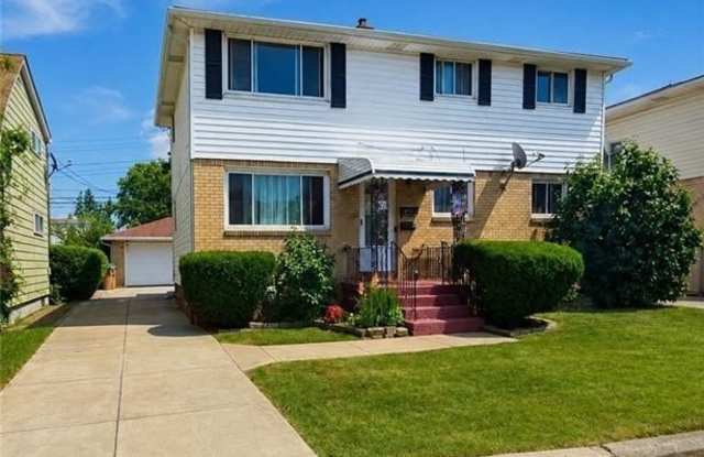 61 Beach Road photos photos