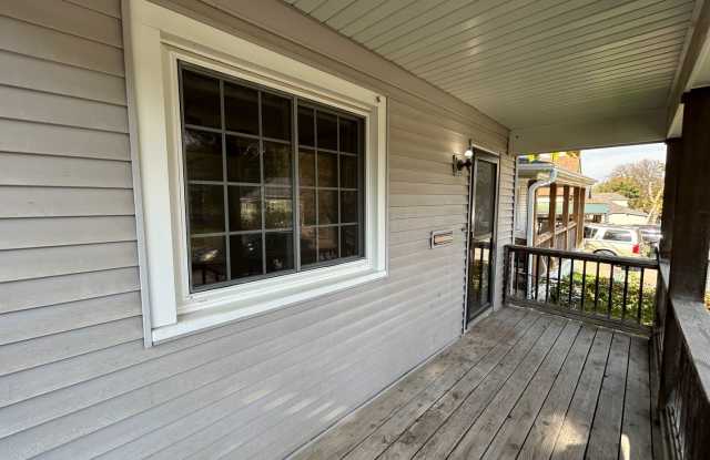 Affordable Home with Garage near Downtown Omaha! OPEN HOUSE MONDAY! Gallery 4