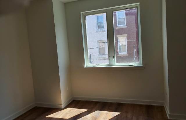 1834 N BOUVIER Street Gallery 4