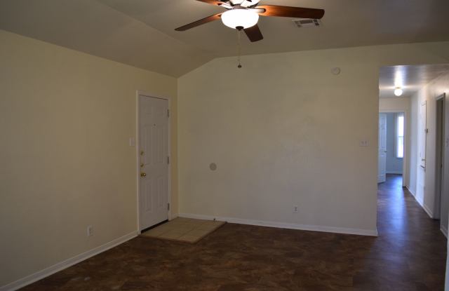 2608Lucille Gallery 4