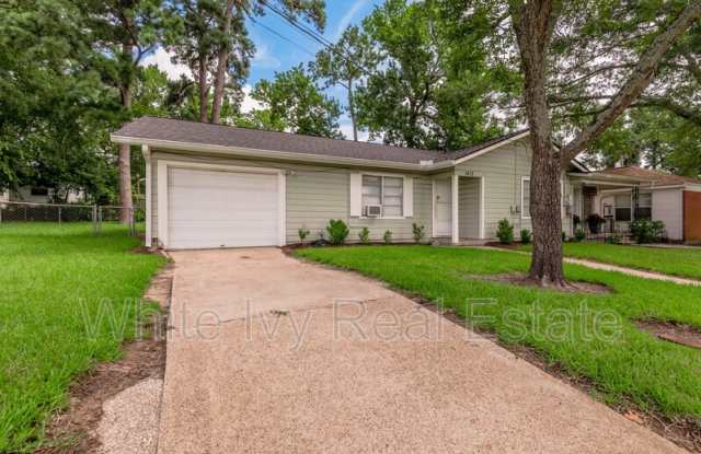1412 22nd Street - 1412 22nd Street, Huntsville, TX 77340