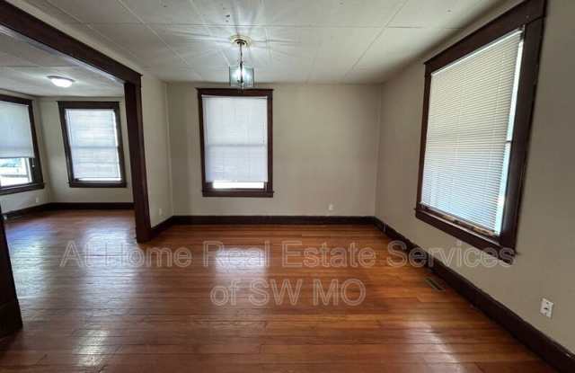 625 S Broadway Gallery 3