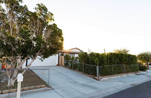 15490 Avenue Rambla photos photos