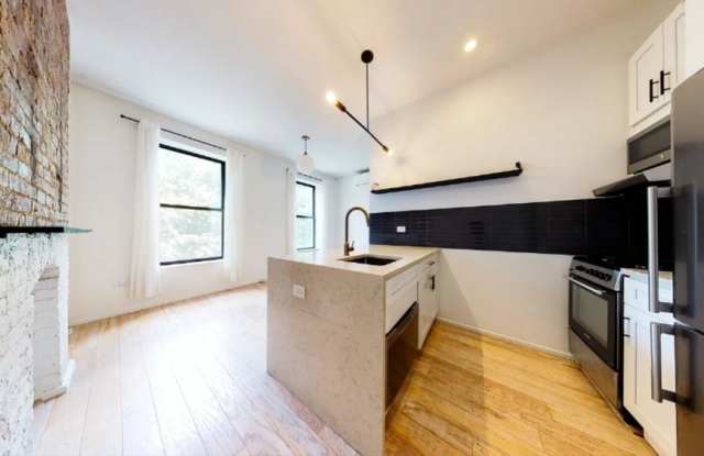 473 Central Park West Gallery 4