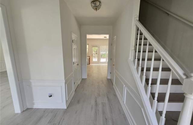 10845 Glenbarr Drive Gallery 2