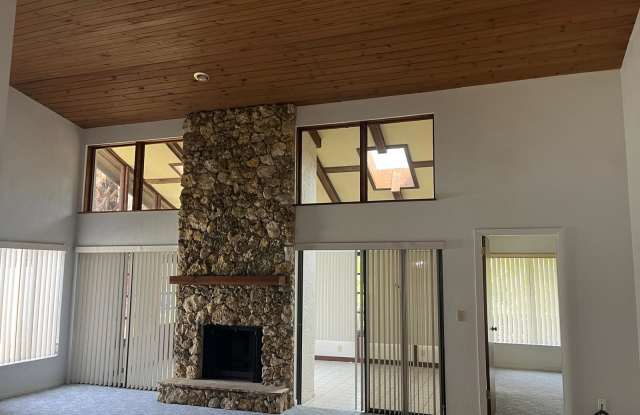 107 Meadowbrook Cir Gallery 4