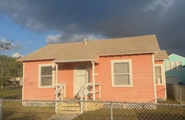 736 S Houston Street photos photos