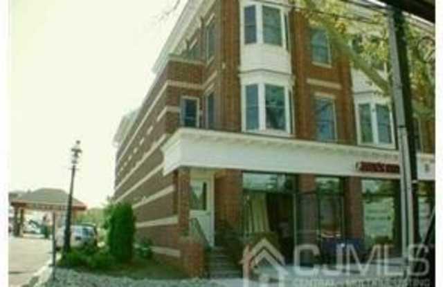 541 Middlesex Avenue photos photos