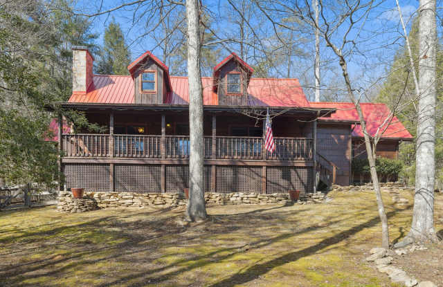 Sevierville 37862 - 3 bedroom, 2 bath apartment - Call Matthew Thomas (865) 924-4869 photos photos