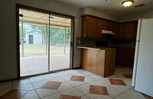 5706 NW Chestnut- coming soon! Gallery 4