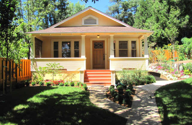 Vintage Arts  Crafts style, fully-remodeled, 2-bedroom, 1 bath house within walking distance to downtown Grass Valley! photos photos