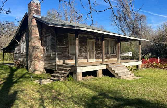 11917 N. Harrells Ferry Road Gallery 1