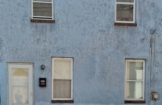 2530 E CAMBRIA Street photos photos