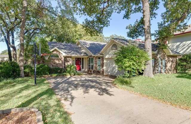 2305 Mcdowell Drive - 2305 Mcdowell Drive, Euless, TX 76039