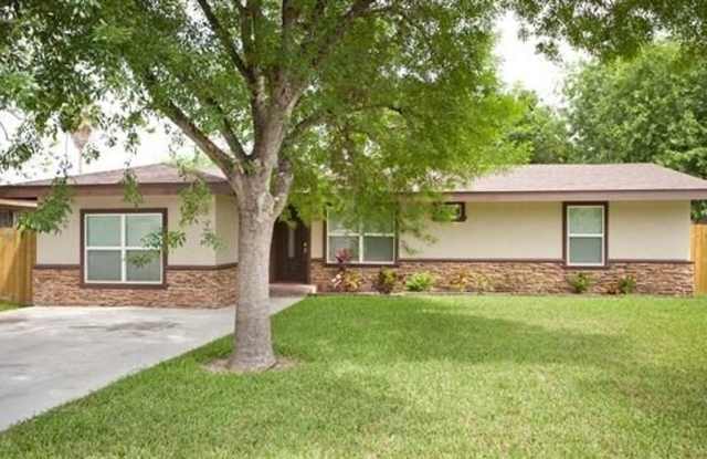 Beautiful 4 bedbroom 2 bath home in McAllen. photos photos