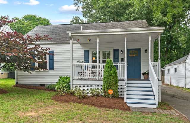 Spacious 3-Bedroom Home with Fenced Backyard Near Duke  Downtown Durham! photos photos
