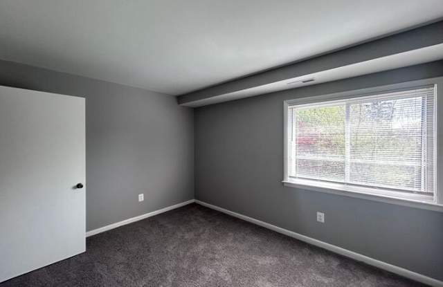 900 Woodson Road Gallery 3