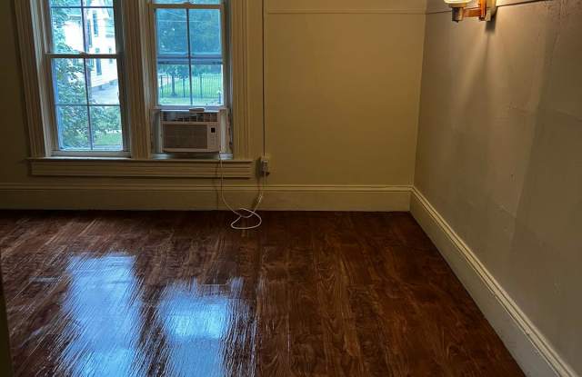 1037 Bluff St Gallery 2