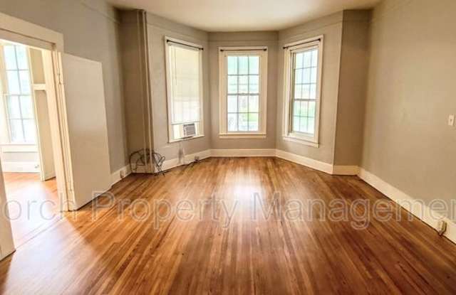 320 N Barcelona St - 320 North Barcelona Street, Pensacola, FL 32501