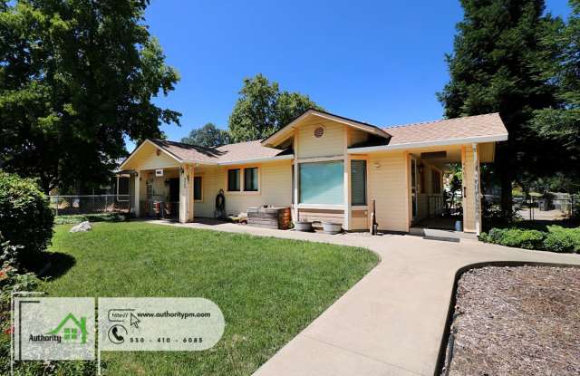 4465 Red Bluff St. Large Shop, Fenced Front Yard photos photos
