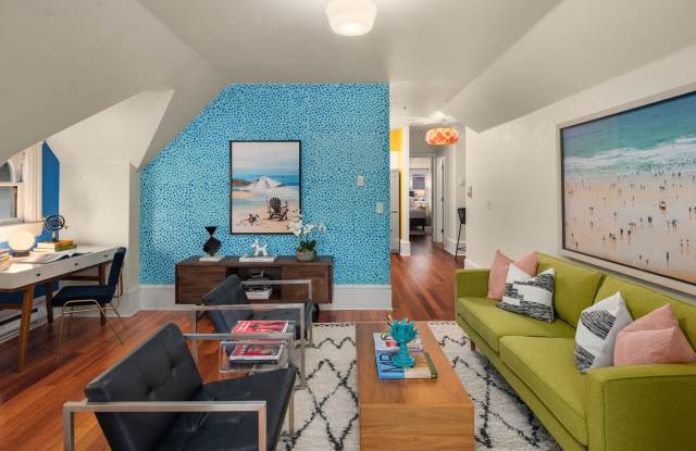 Quiet Corner of Capitol Hill in a Classic, Beautiful Home - 1424 Belmont Avenue, Seattle, WA 98122