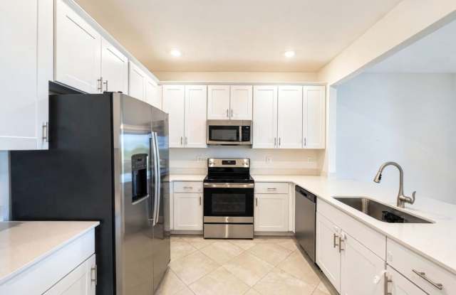Annual lease, 3-bedroom, 2.5-bathroom townhome in Orange Blossom Ranch photos photos