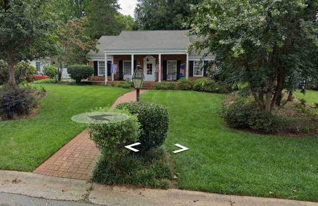Room in 4 Bedroom Home at Woodvale Dr photos photos