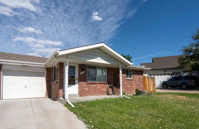 Spacious 3BR Duplex in Lakewood photos photos