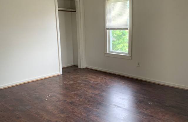 4 bedroom, 1.5 bath, 2 story single family house Gallery 3