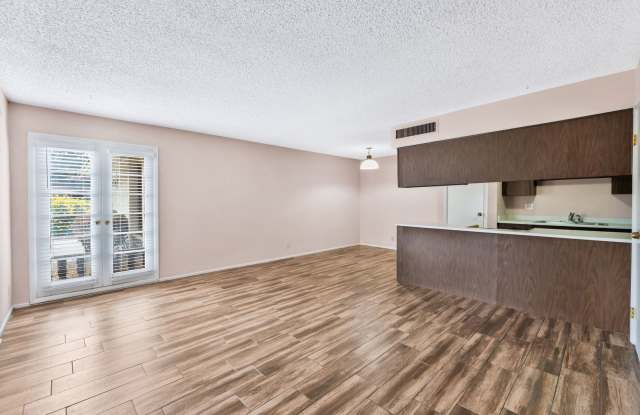 Convenient Two-Story Condo Near UNLV & the Las Vegas Strip! Gallery 4