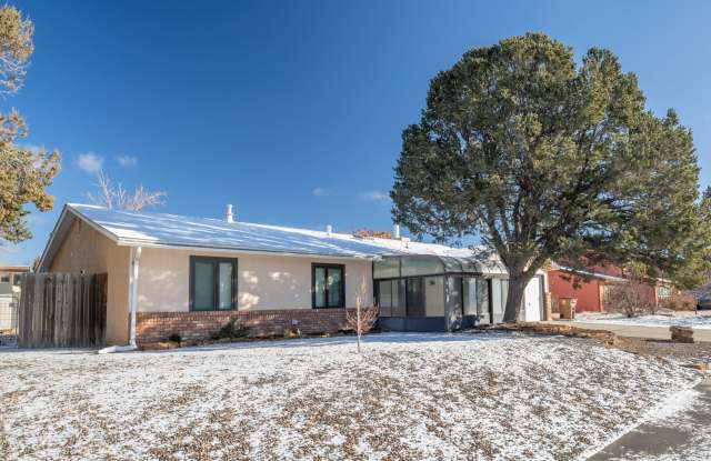 426 Pruitt Avenue - 426 Pruitt Avenue, White Rock, NM 87547