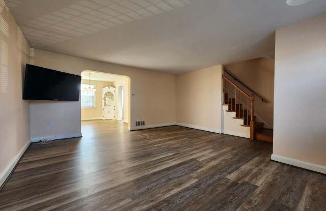 8137 BARKSDALE ROAD Gallery 4