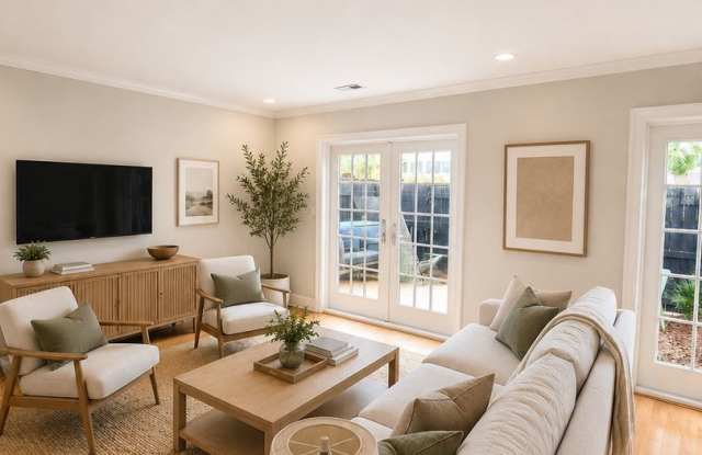 Harleston Village Town Home - Steps to the Battery, Colonial Lake and King Street! photos photos