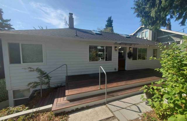 Prime Wallingford location 4 bed, 3 bath with updates. photos photos