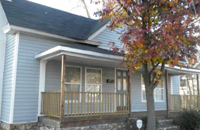 Cute, 2 Bedroom Bungalow in historic East Durham! photos photos