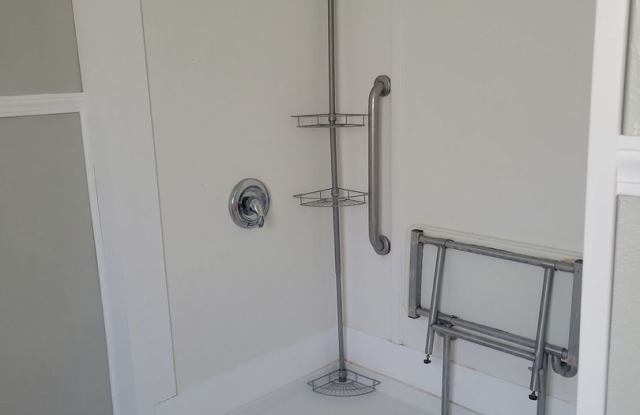 2 Bed House w/ Ramp Access and Fenced in Back Yard + Walk In Shower photos photos