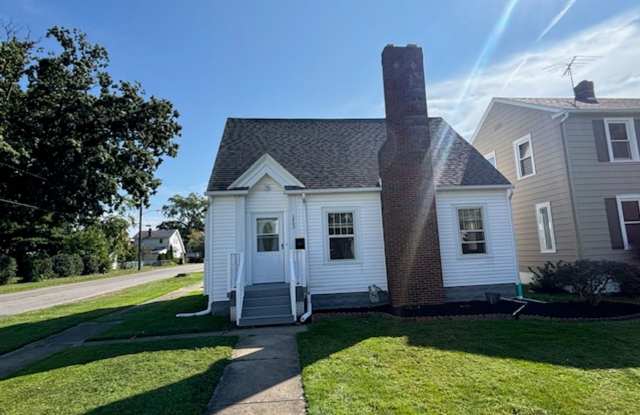 Charming 4 Bedroom 1.5 Bath Home in Lorain Gallery 1