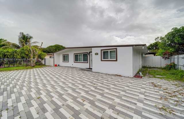1070 NW 132nd St photos photos