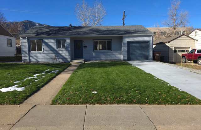 AVAILABLE NOW! South Boulder Ranch Off Table Mesa; Nice Big Yard; Hardwoods Throughout - 325 27th Street, Boulder, CO 80305