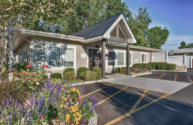 Country Lake Apartments Gallery 4