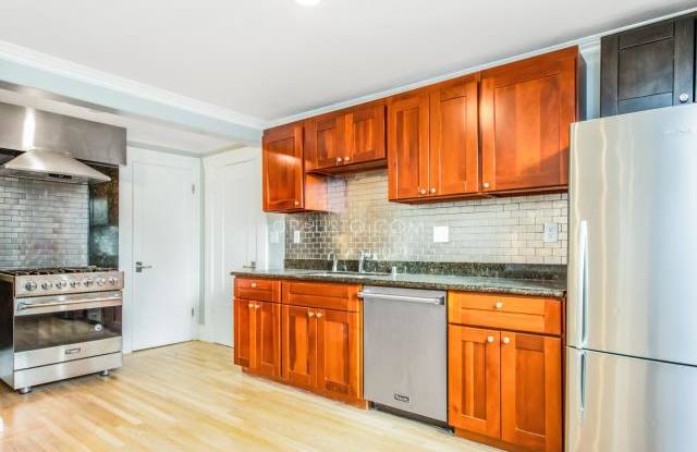 1299 Dolores St. Gallery 3