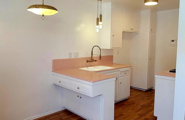 6129 S Victoria Ave photos photos