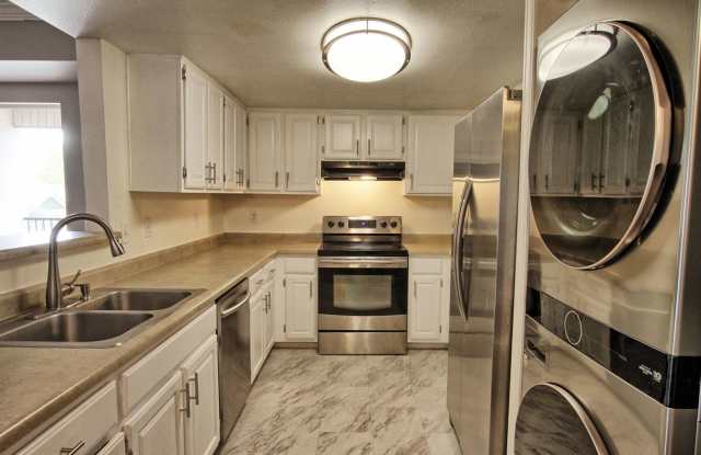 3 bed 2 bath 2nd story Littleton Condo Gallery 1