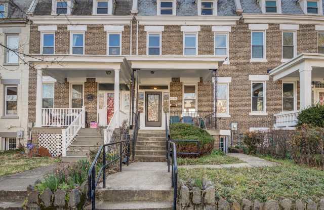 4008 ILLINOIS Avenue NW photos photos