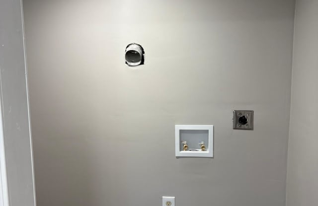 233 Kinsey Court Northeast - C Gallery 3